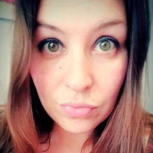 Meet your Posher, Adrienne